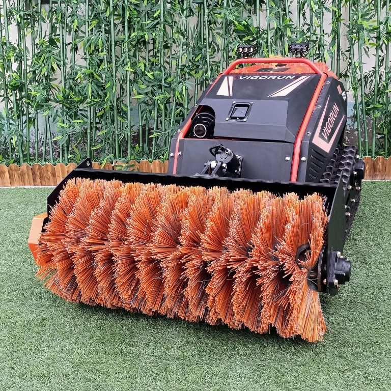 Euro 5 gasoline engine time-saving and labor-saving tracked unmanned angle snow plow